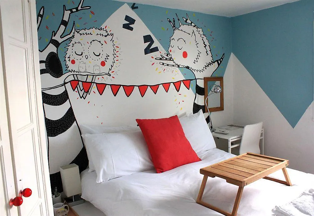 Artist Residence Brighton 3*,