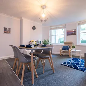 Brunswick In And By 9s Living Brighton